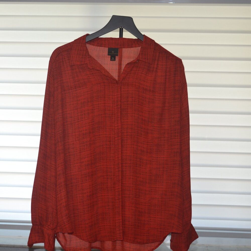 Worthington long sleeve top blouse. Color Red , size XL. Fine black lines patter